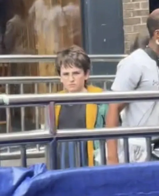 Harry y Hagrid, en la estación de Embankment del metro de Londres